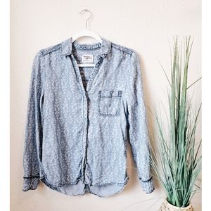 ANTHRO Holding Horse Patterned Chambray Button Top